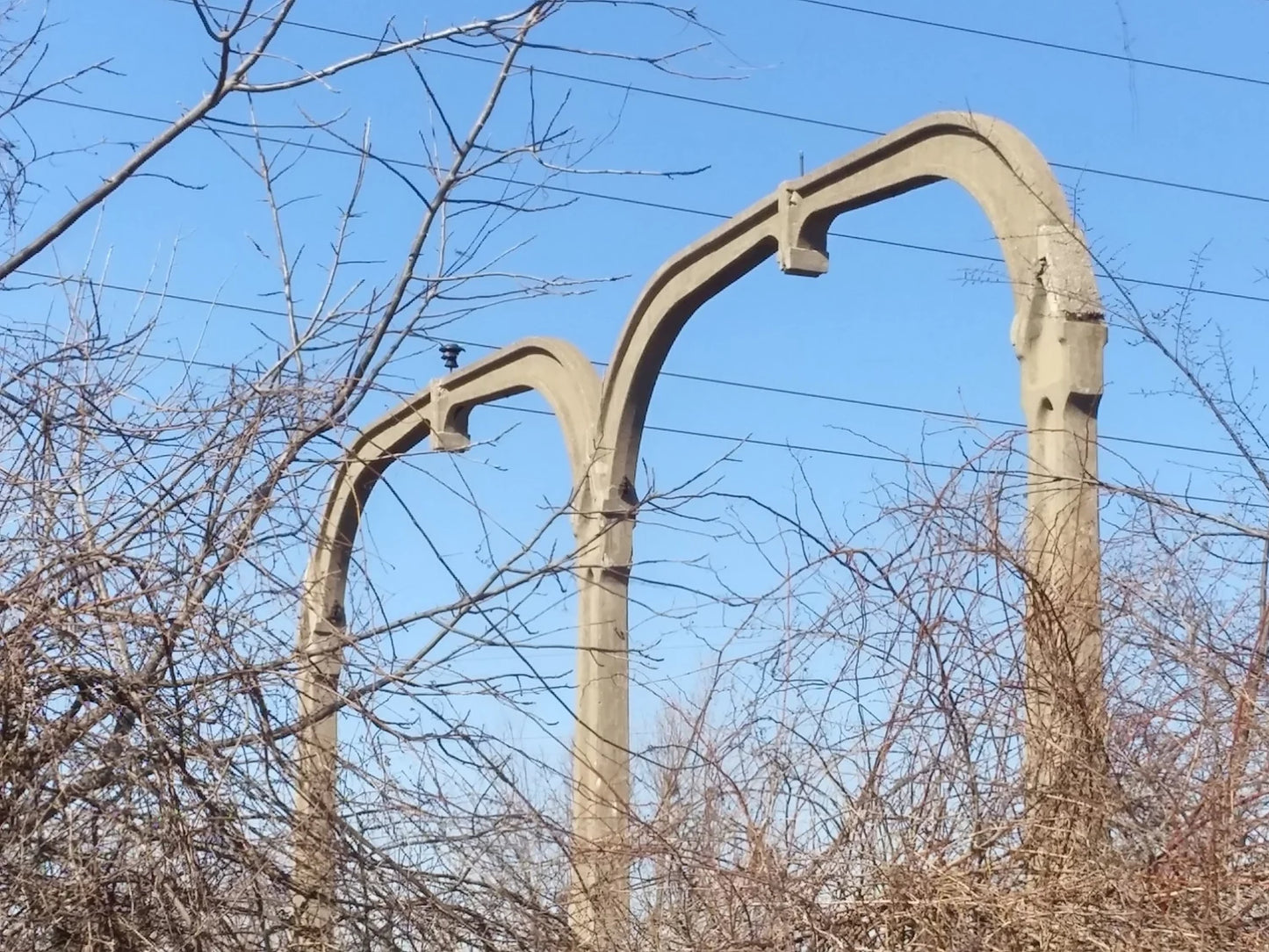 DT&I Concrete Arches Catenary System